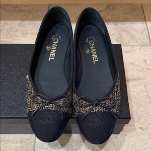 CHANEL Black and Gold Tweed Flats